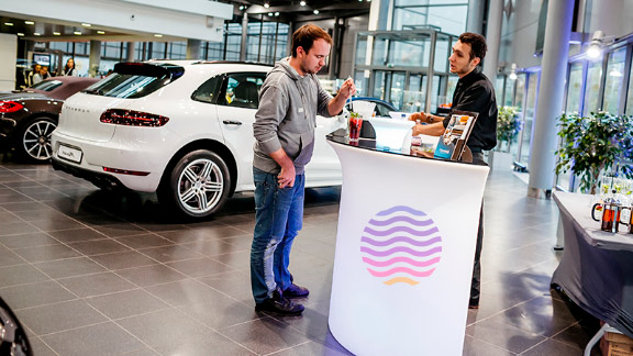 Мобильный бар для стенда